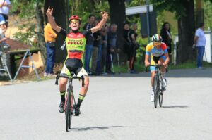 Team Otelli festeggia la vittoria al Brinzio